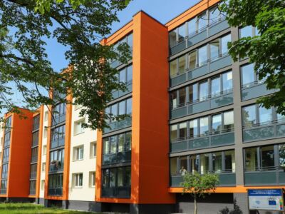 Daugiaaukščių pastatų gyventojų dėmesiui: kvietimas atnaujinti namus naudojant skydų technologiją