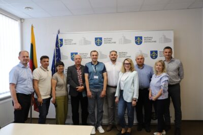 VMG „Lignum Systems“ tęsia vizitus: skydinės renovacijos technologija pristatyta Mažeikių savivaldybėje